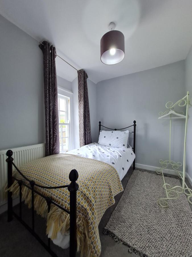 Picturesque 2 Bedroom Miners Cottage Near Bike Park Wales & Brecon Beacons เมอเทอร์ทิดฟิล ภายนอก รูปภาพ